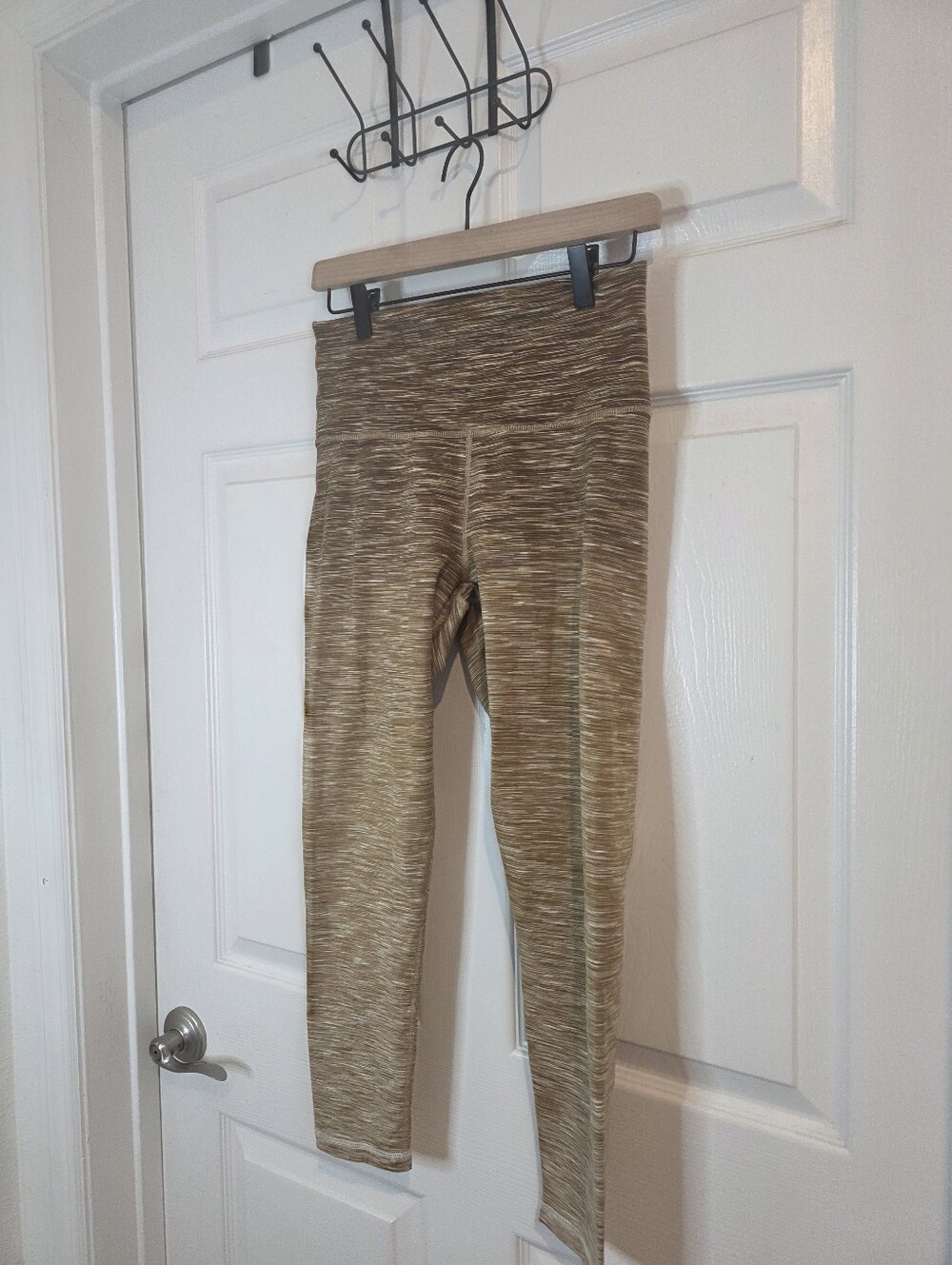 Aerie OFFLINE The Hugger Legging - Hi-Rise, Short Inseam. (Size Large) - Picture 3 of 11